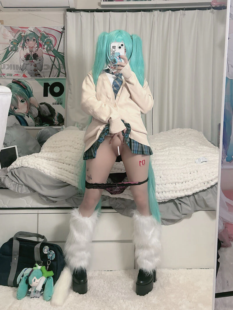 yuni-Uniform Miku × Micro Bikini — page 11